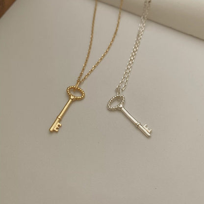 Women's Simple All-Match Key Pendant Necklace