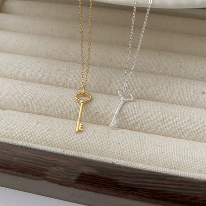 Women's Simple All-Match Key Pendant Necklace